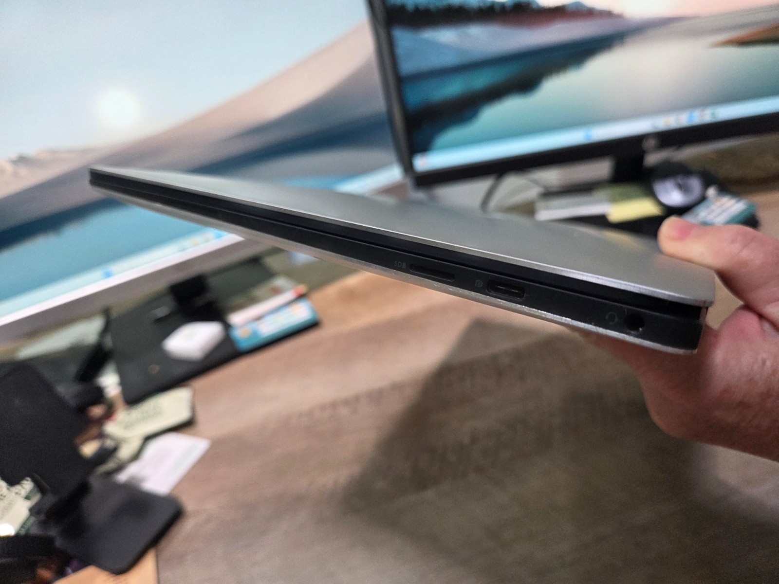 Dell XPS 13 9380, Core i5-8265U, 13.3″ FHD, SSD, ultra-portable
