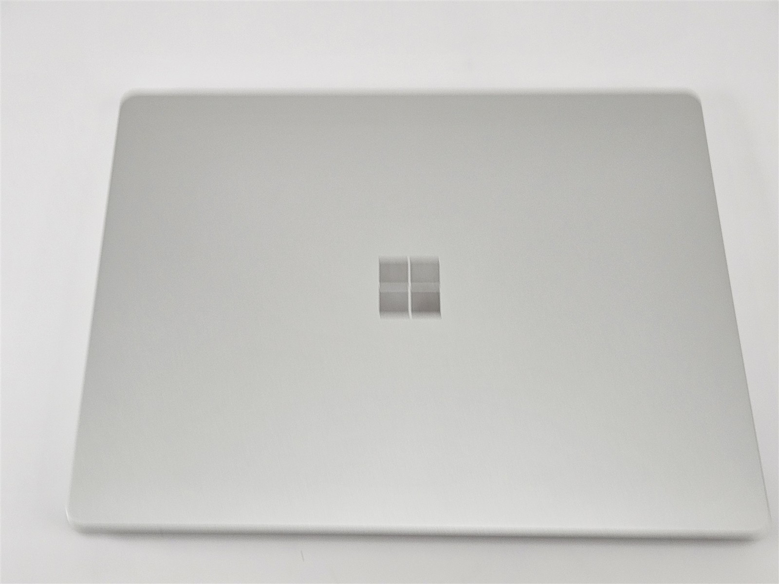 Microsoft Surface Laptop Go 2 i5-1135G7 2.4GHz 256GB SSD 16GB Iris Xe 12.4″