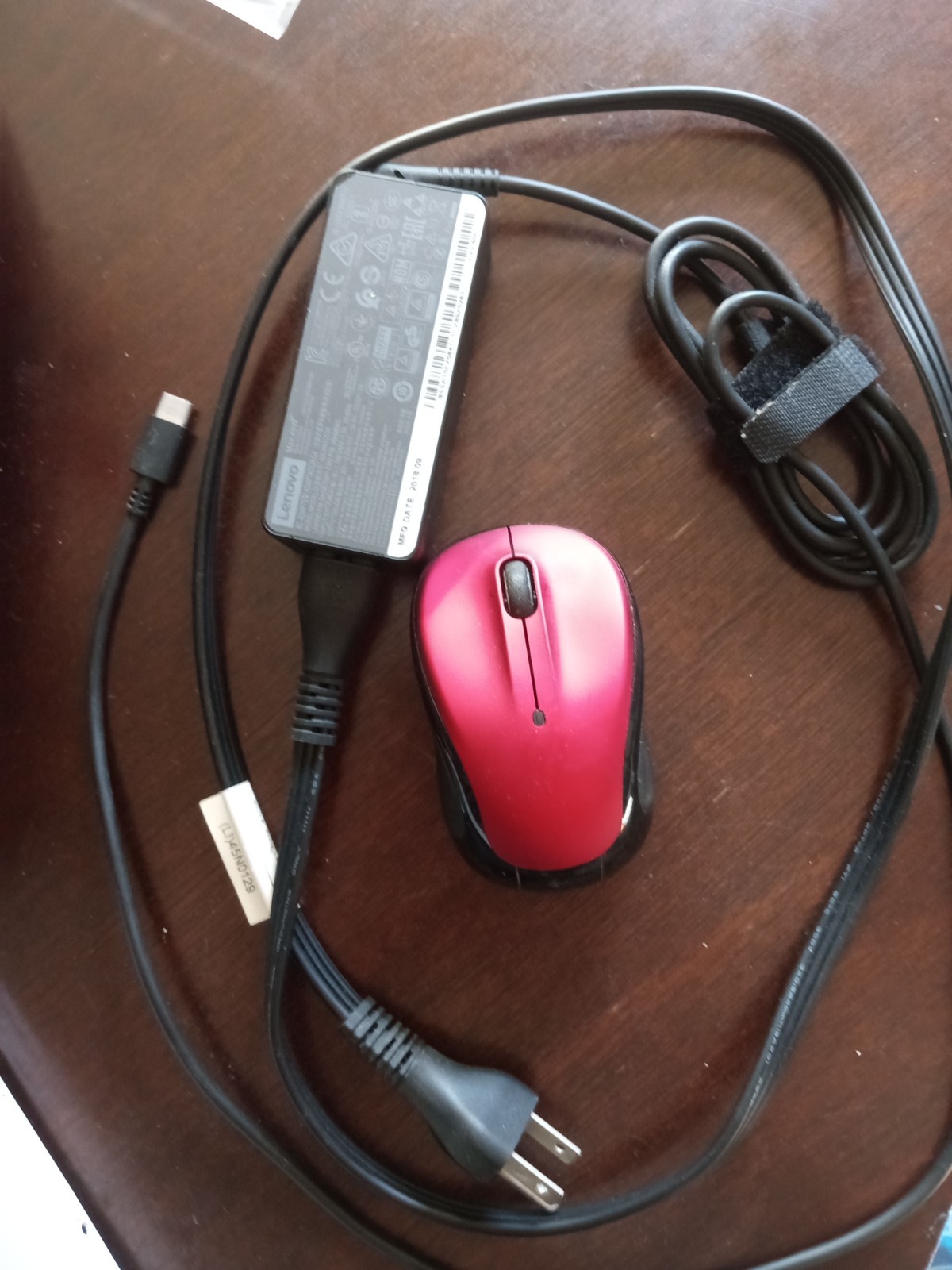 Lenovo Laptop C330 (Chrome OS) With Wireless Mouse And Original Charger