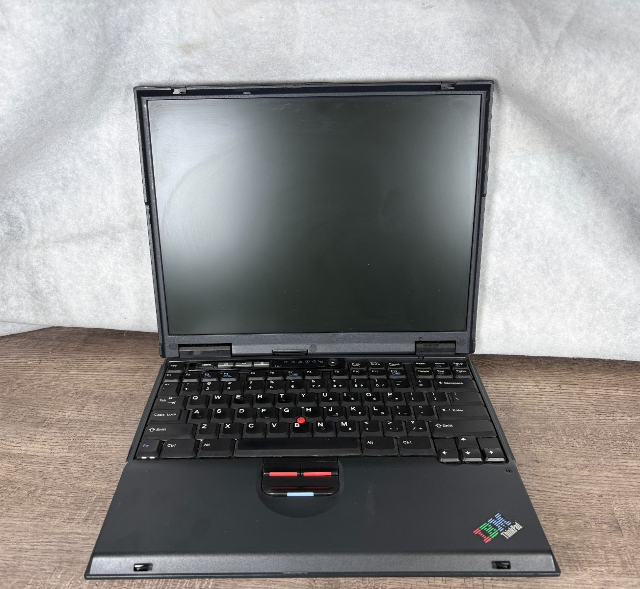 IBM Thinkpad T23 Laptop Pentium III 1ghz 16GB RAM 40GB HDD Windows XP Tested