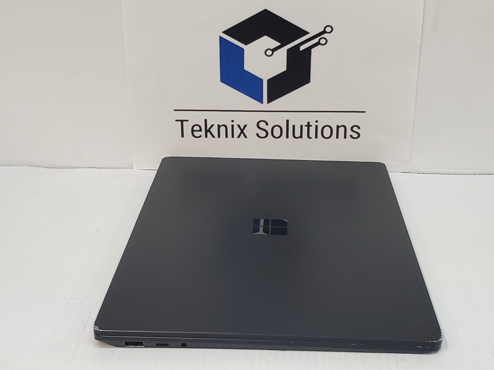 Surface Laptop 3 1868 13.5″ Core i5-1035G7 @ 1.20GHz 8GB Ram 256GB SSD Win11H #1