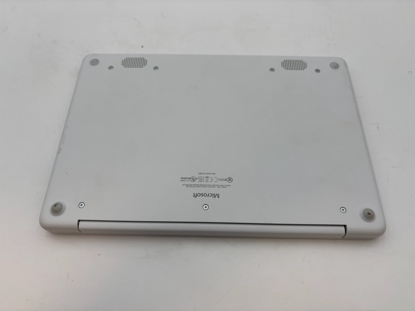 Microsoft Surface Laptop SE 11.6″ 128 GB SSD 8 GB RAM Celeron N4120 Win 11 Home