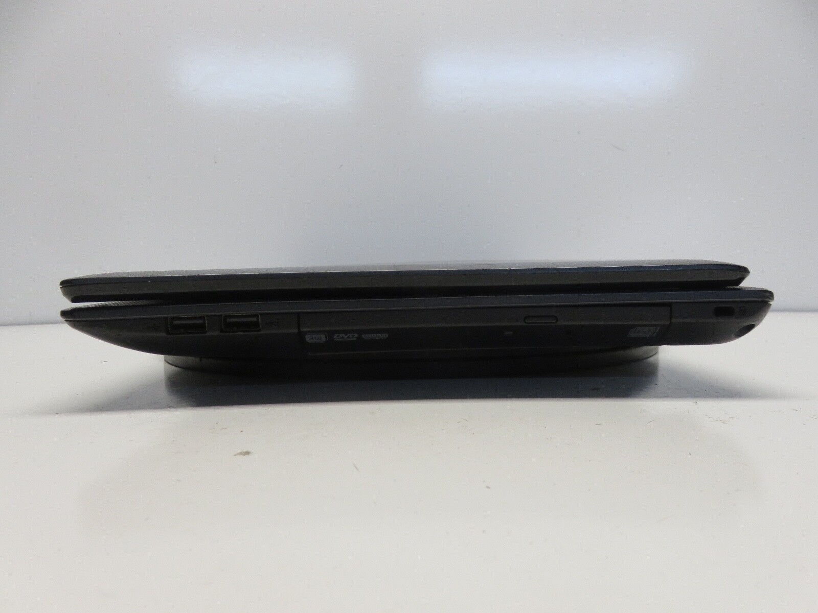 Acer Aspire 5733Z-4851 Laptop Intel Pentium P6200 2GB No HD/Batt – Broken Hinges