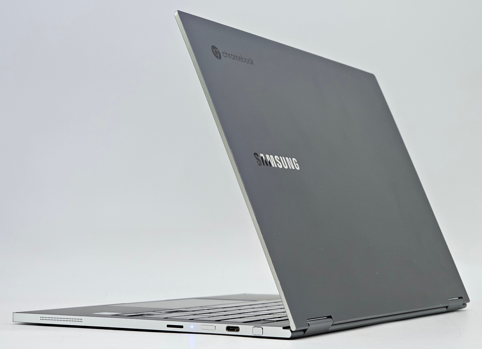 Samsung XE930QCA – 13.3″ 2-in-1 Chromebook – i5-10210U 8GB RAM 256GB SSD – GOOD