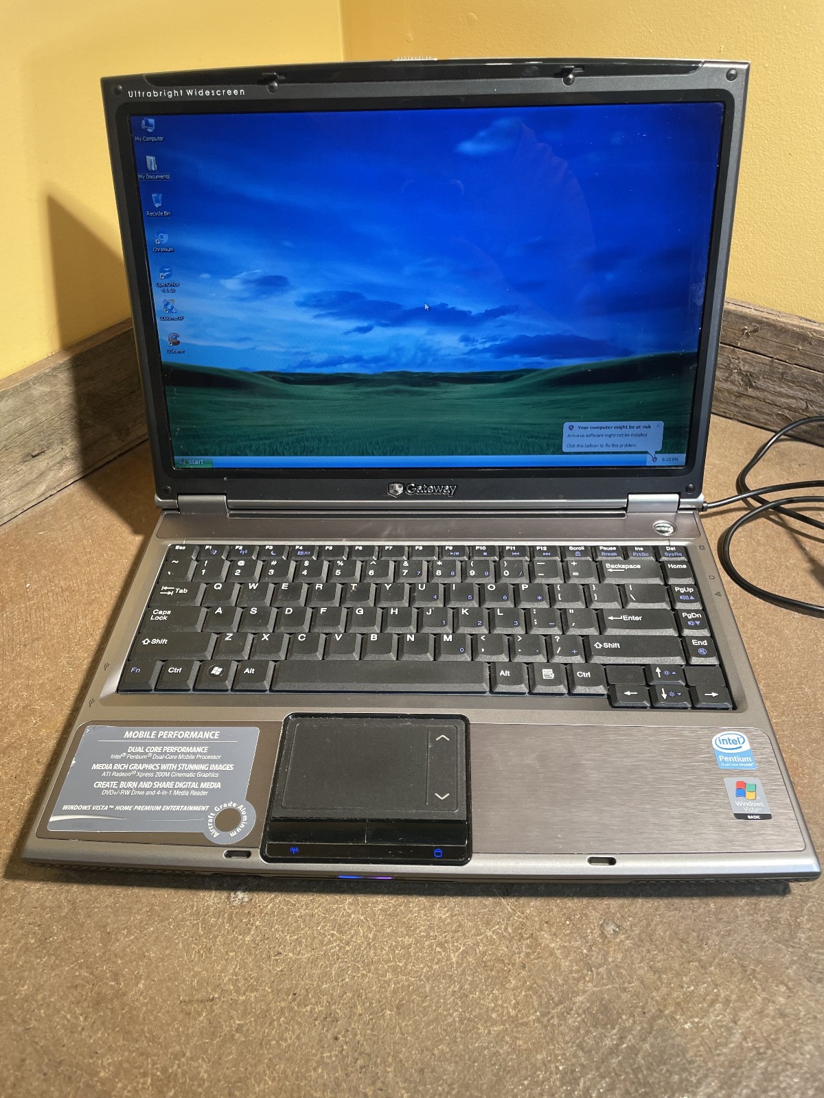 Gateway Laptop Mt3707 Windows XP 149GB HDD DVD Drive Tested & Working w/ Charger