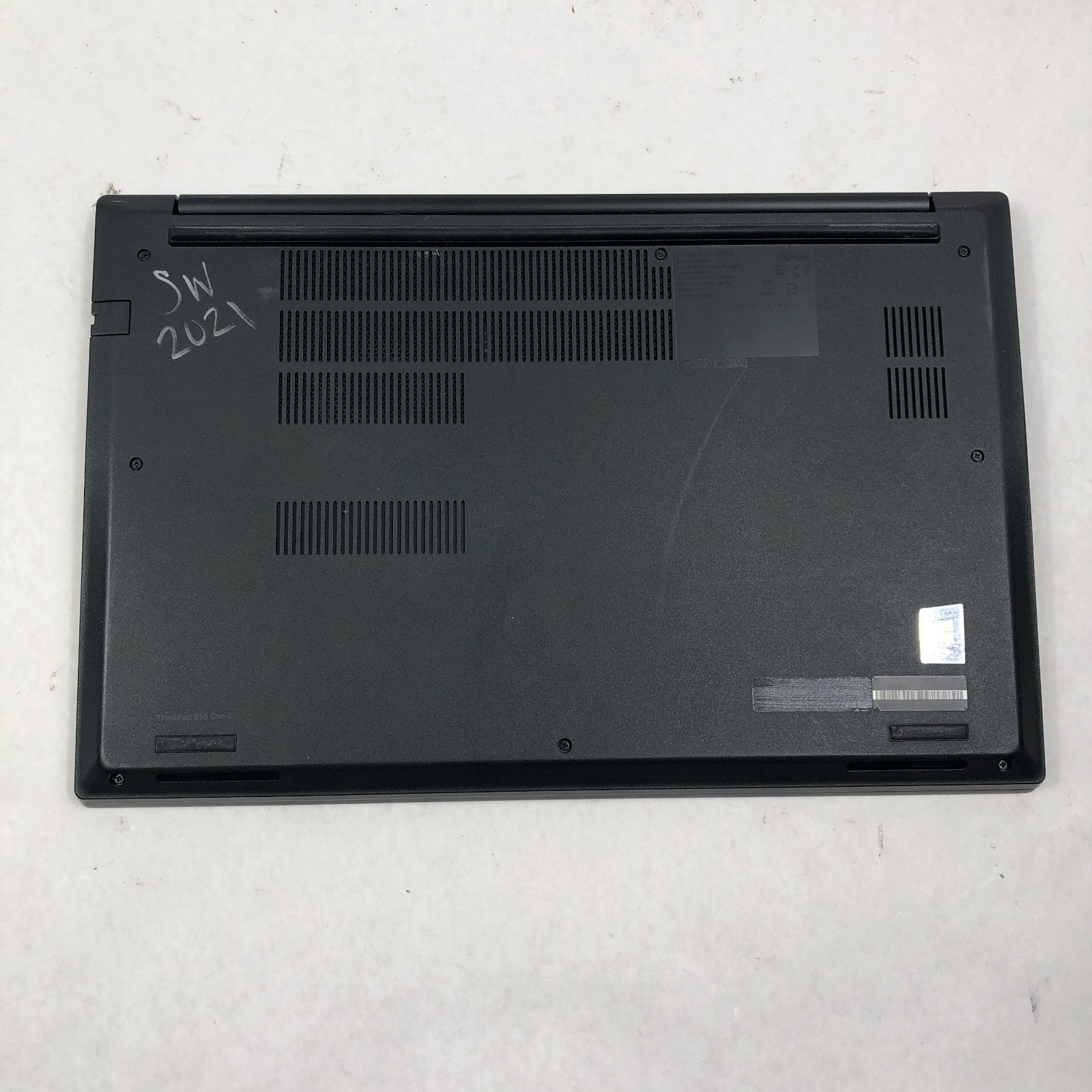 Lenovo ThinkPad E15 Laptop Ryzen 7 5700U 1.80GHZ 15.6″ FHD 8GB 256GB NVMe No OS