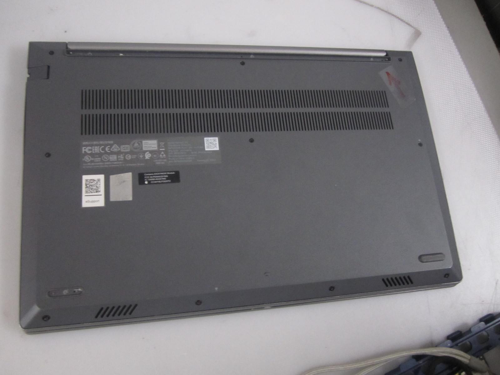 Lenovo ThinkBook 15 G2 ITL I7-1165G7 2.80GHZ NO OS/AC FOR PARTS ONLY
