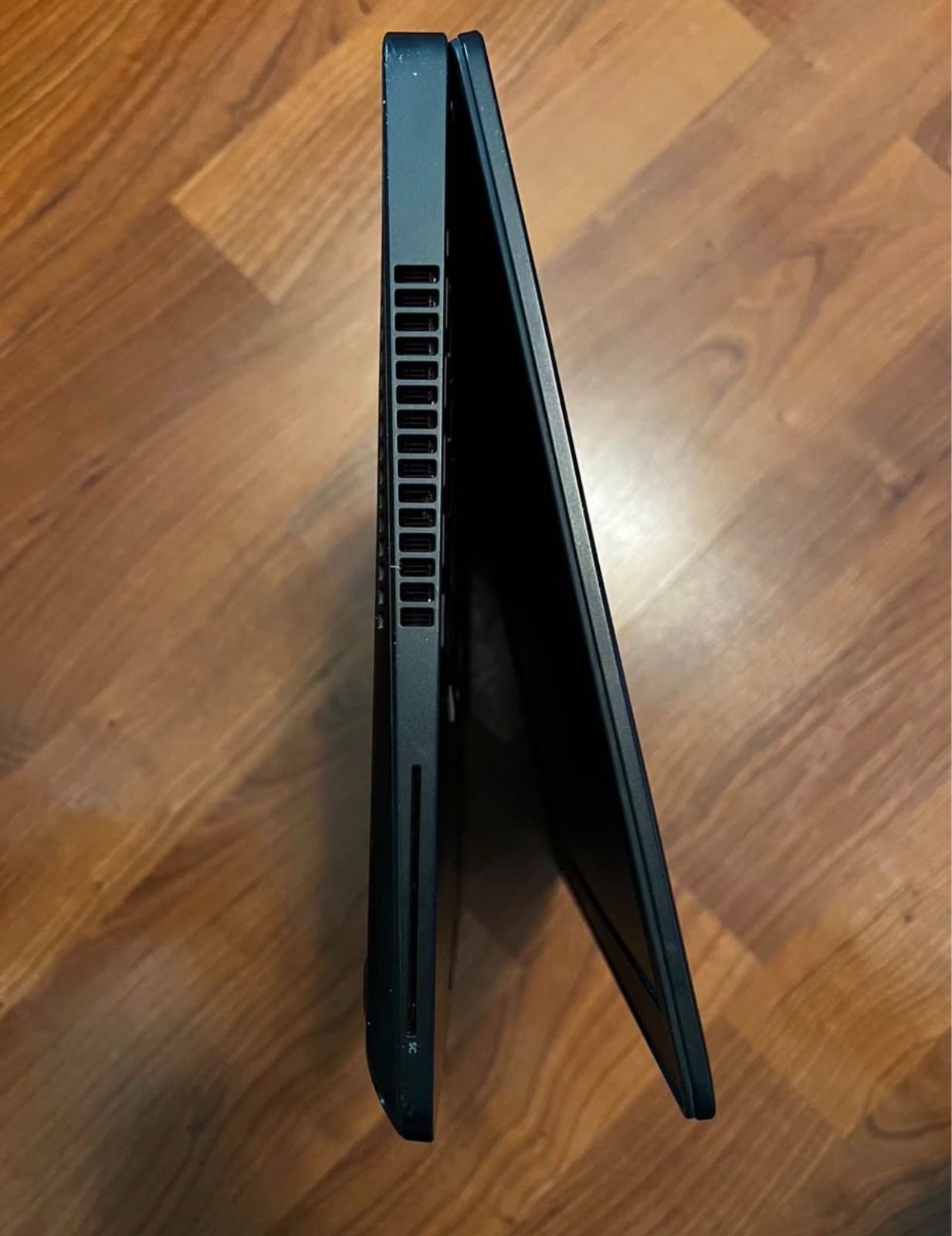 Dell Latitude E5570 CORE I5-6200U 2.30GHZ 16GB RAM 240GB SSD Win10 + A/C Adapter