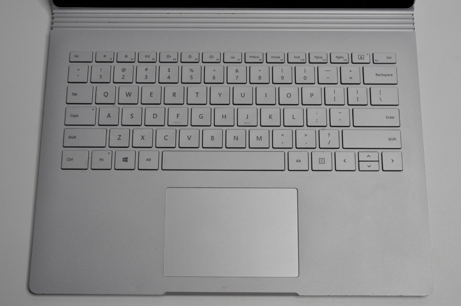 Microsoft Surface Book 2 13.5″ | i5 8350U 1.70GHz | 8GB | 256GB SSD