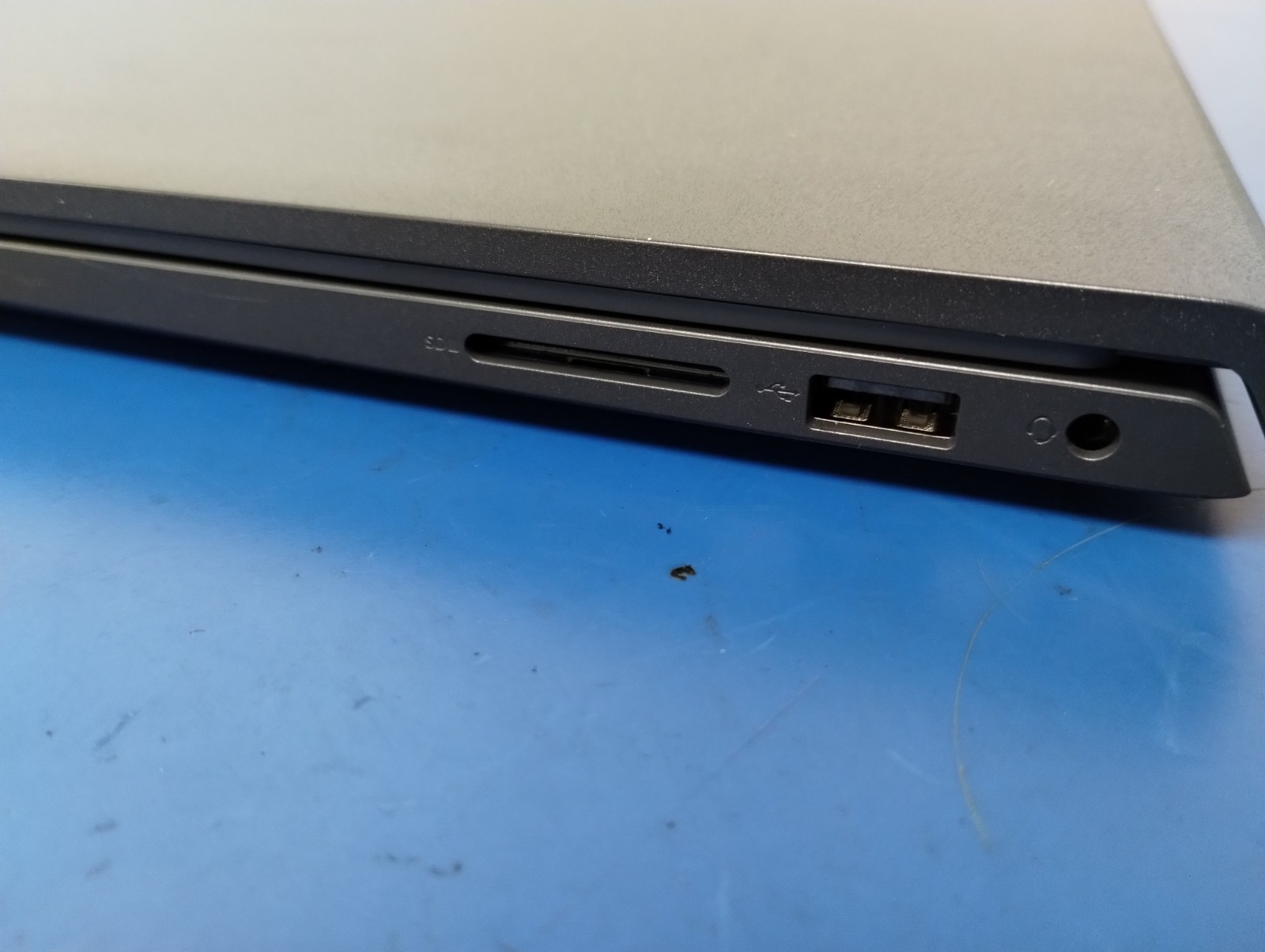DELL 15 DC15255 G8MK9, AMD Ryzen 7 7730U, 2.00 GHz, 16 GB RAM 512 GB NVMe SSD