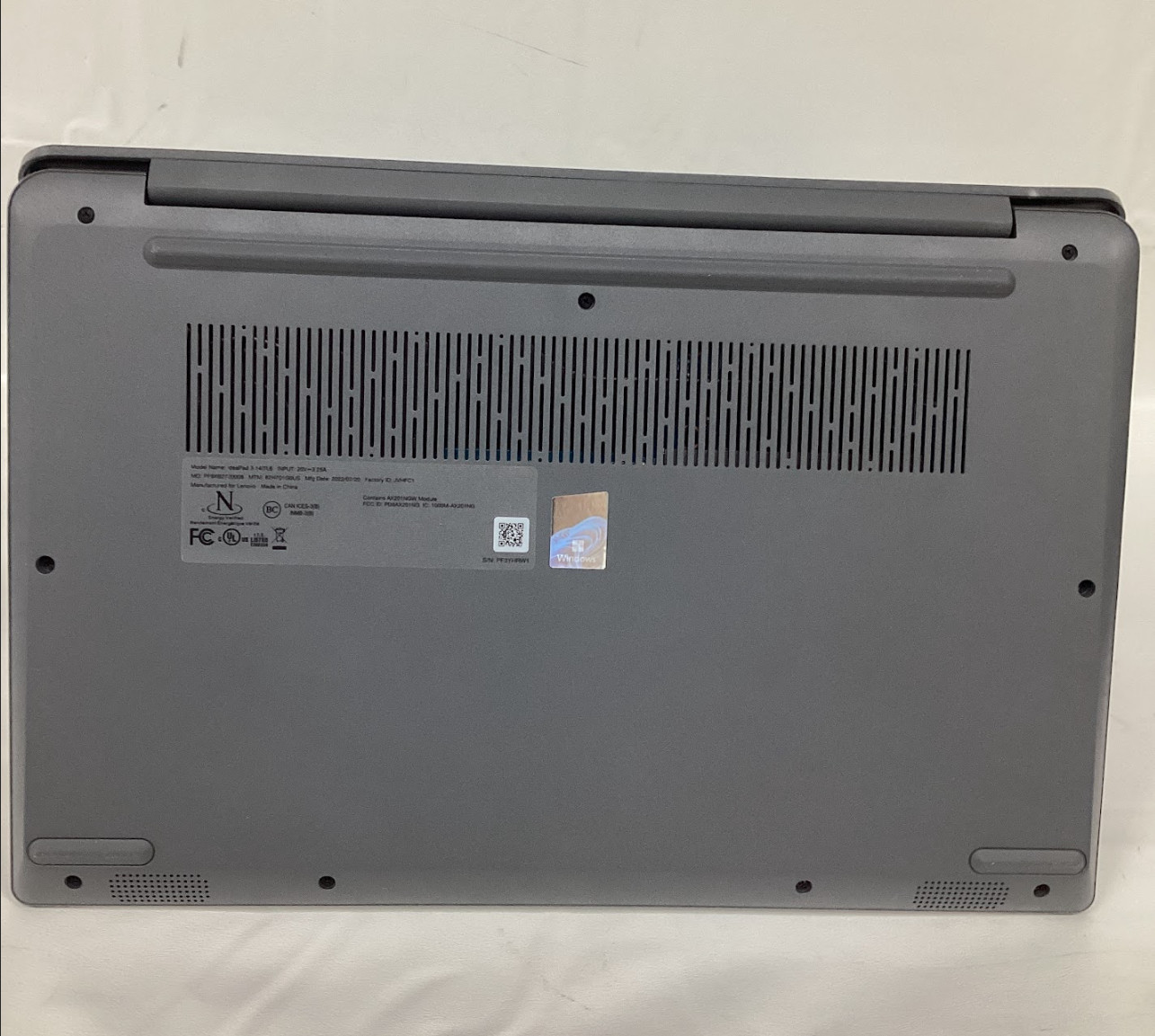 Lenovo IdeaPad Laptop i7-1165G7 8GB RAM 512GB SSD – Screen Damaged