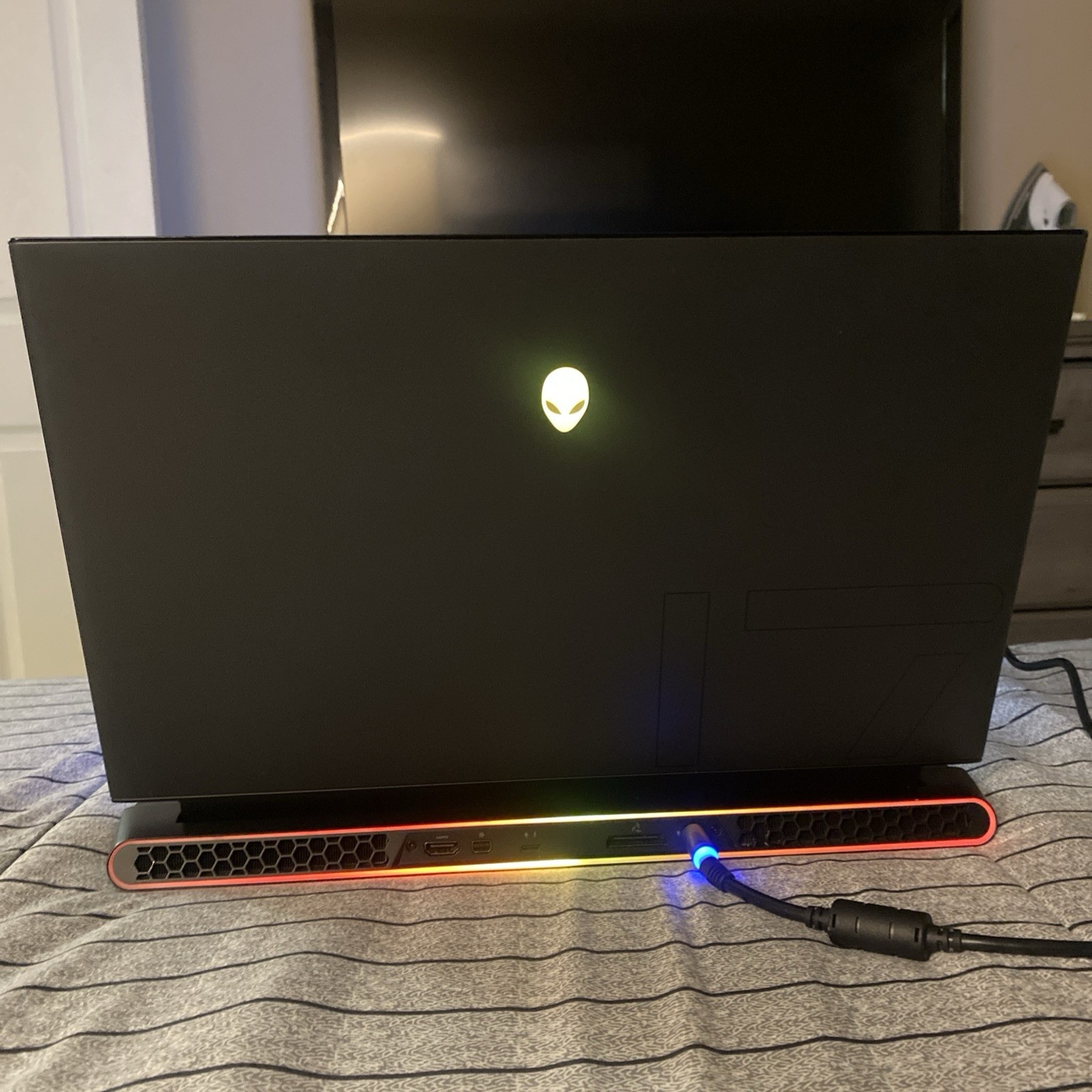 ALIENWARE m17 R3 17.3 ” GAMING – i7-10750H CPU 16GB RAM 1TB SSD RTX 2070 SUPER