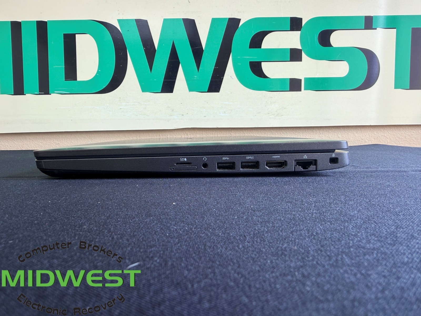Dell Latitude 5500 i5-8265U 1.6GHz 32GB RAM No OS/HDD/SSD (For Parts – See Desc)