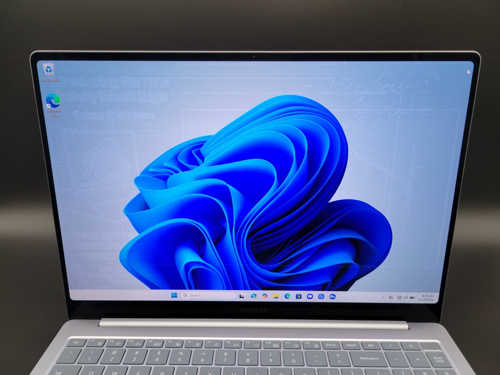 Samsung Galaxy Book4 Edge 16″ Snapdragon X Elite 16GB 512GB OLED Touch Laptop R*