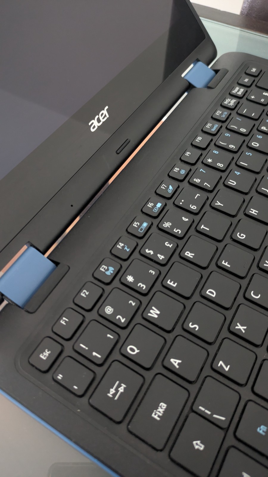 Acer Aspire R3 960GB SSD 8GB RAM Celeron N3710 1.6GHz Win 10