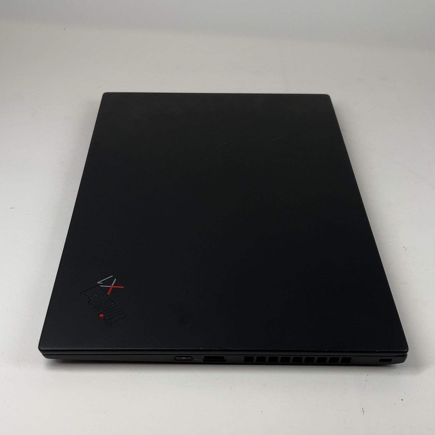 Lenovo ThinkPad X1 Carbon Gen 8 13.3″ i7-10610U 1.8GHz 16GB RAM 512GB SSD
