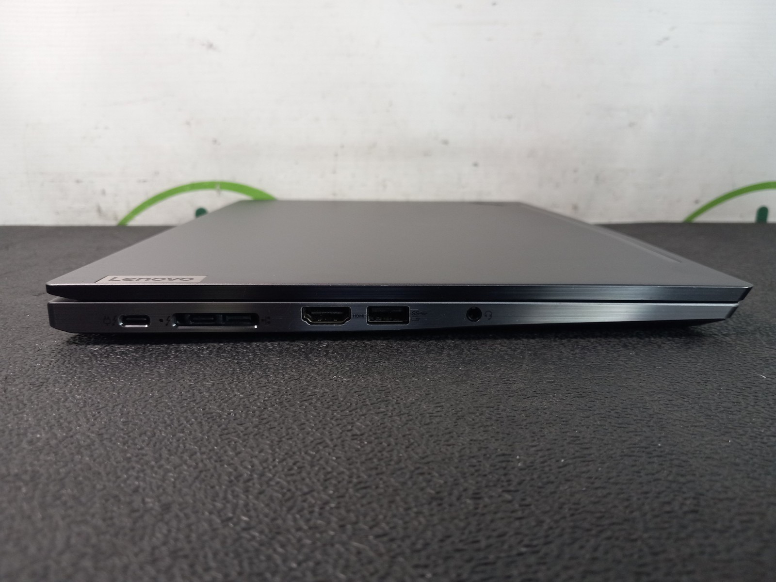 Lenovo ThinkPad T14s Gen 2i 14″ i7-1165G7 16GB 512GB 4K Laptop w Adapter Win11