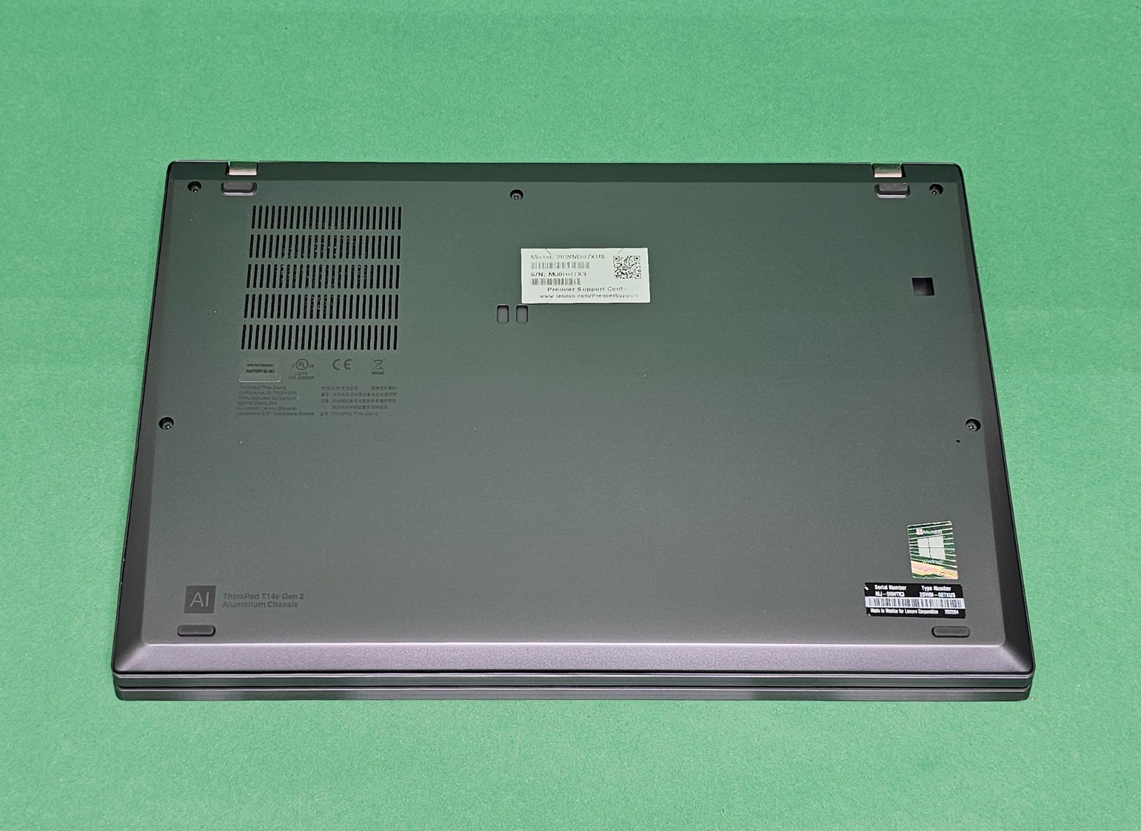 Lenovo ThinkPad T14s Gen 2 Aluminium 14″ Touch Core i7-1185G7 16GB RAM 256GB SSD