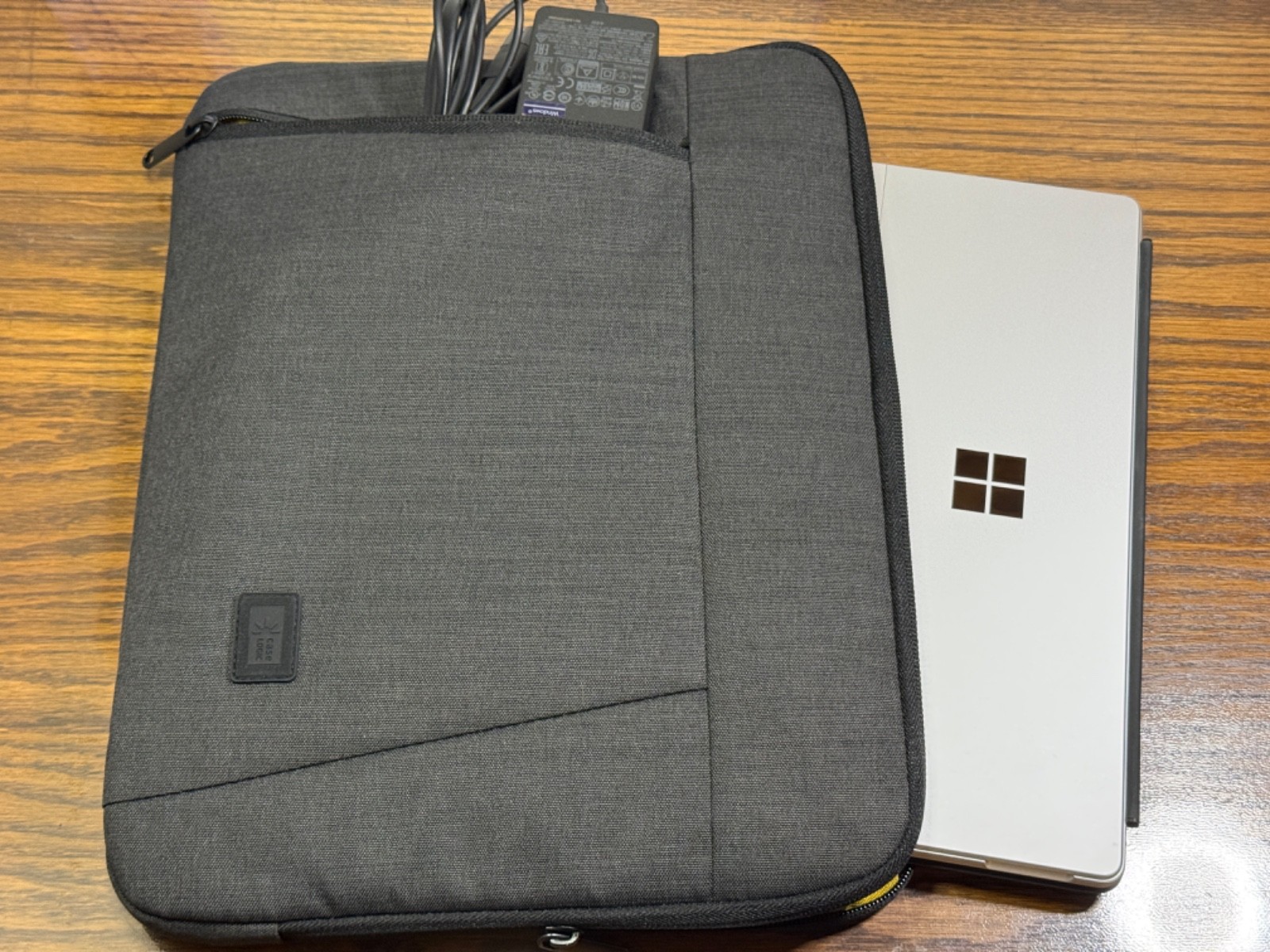MINT Surface Pro X 8/128/SQ1 w/Microsoft Type Cover Keyboard, Microsoft Charger