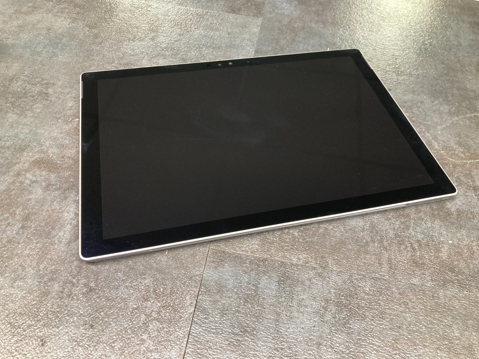 Microsoft Surface Pro 4 Intel i5-6300U @ 2.40GHz 8GB RAM 256GB SSD WIN 11