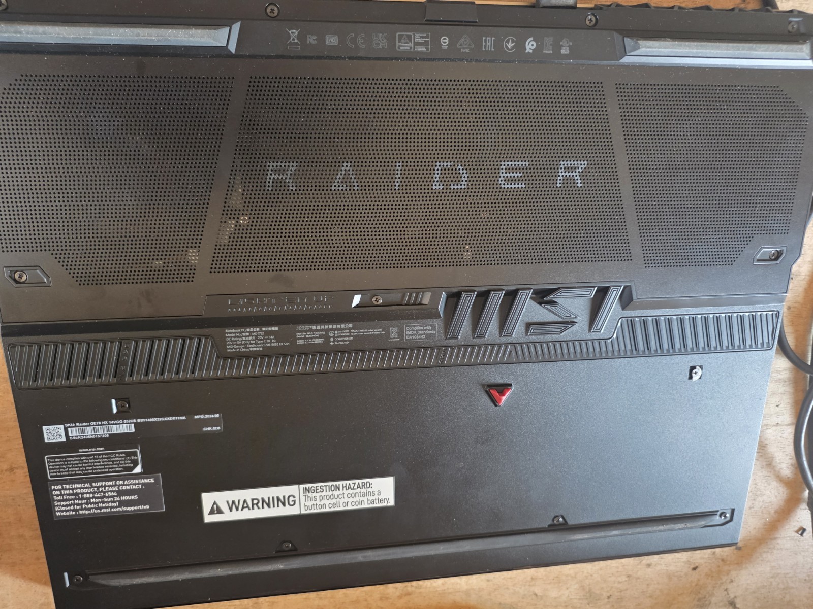 MSI Raider GE78 HX 14VGG-252US 17.3″ (1TB SSD, Intel Core i9-14900HX Rtx4070 Pos