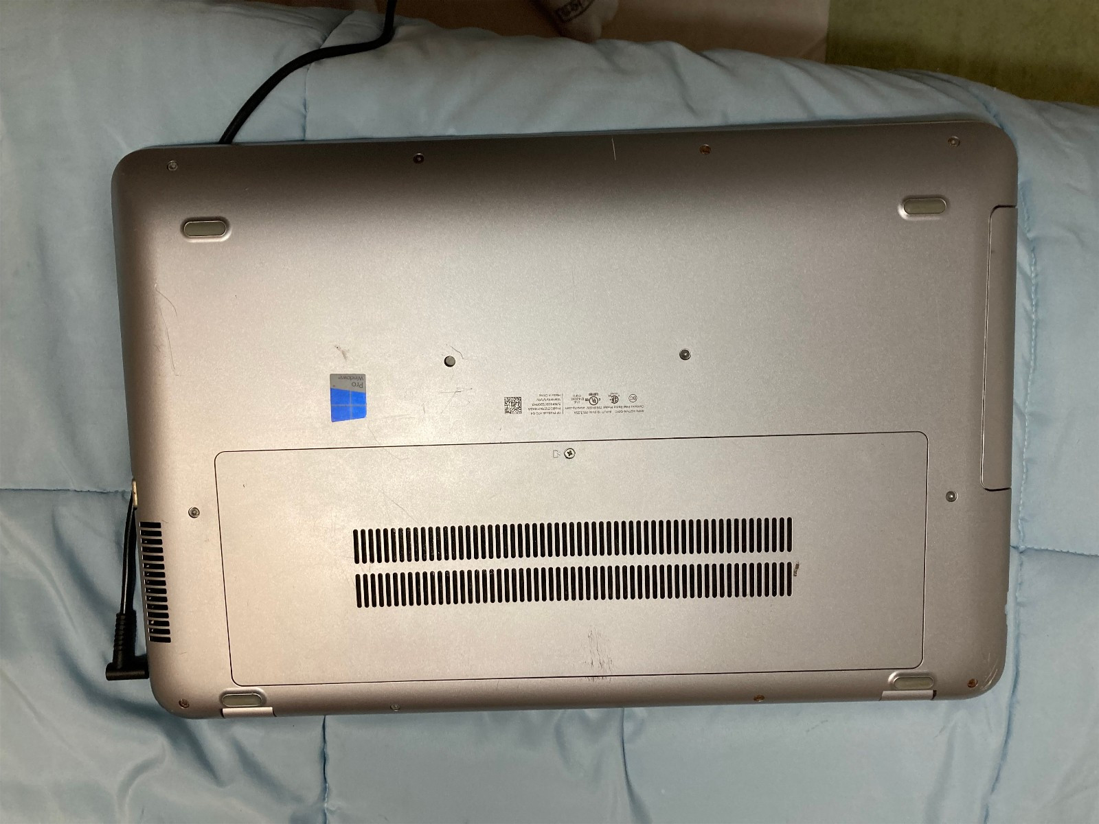 HP ProBook 470 G4 i7, 8GB 1TB DVDRW 17.3″ Parts/Repair no power