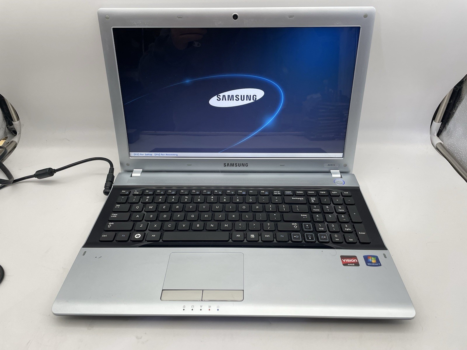 Samsung NP-RV515 Laptop 15.6″ AMD E-350 4GB 320GB Windows 7