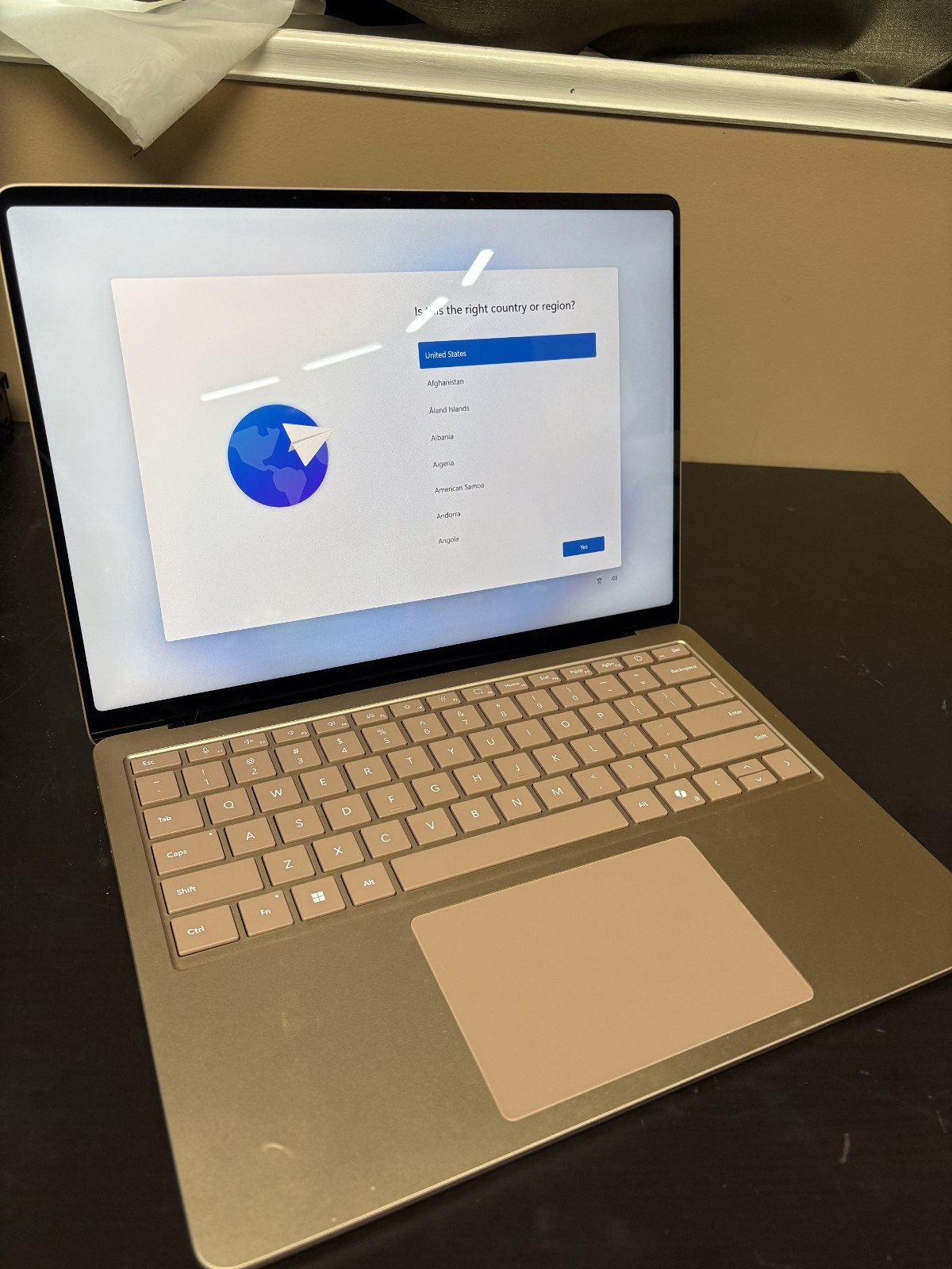 Microsoft Surface Laptop 7 13″ Copilot+ PC Snapdragon X Plus 16GB 256GB SSD