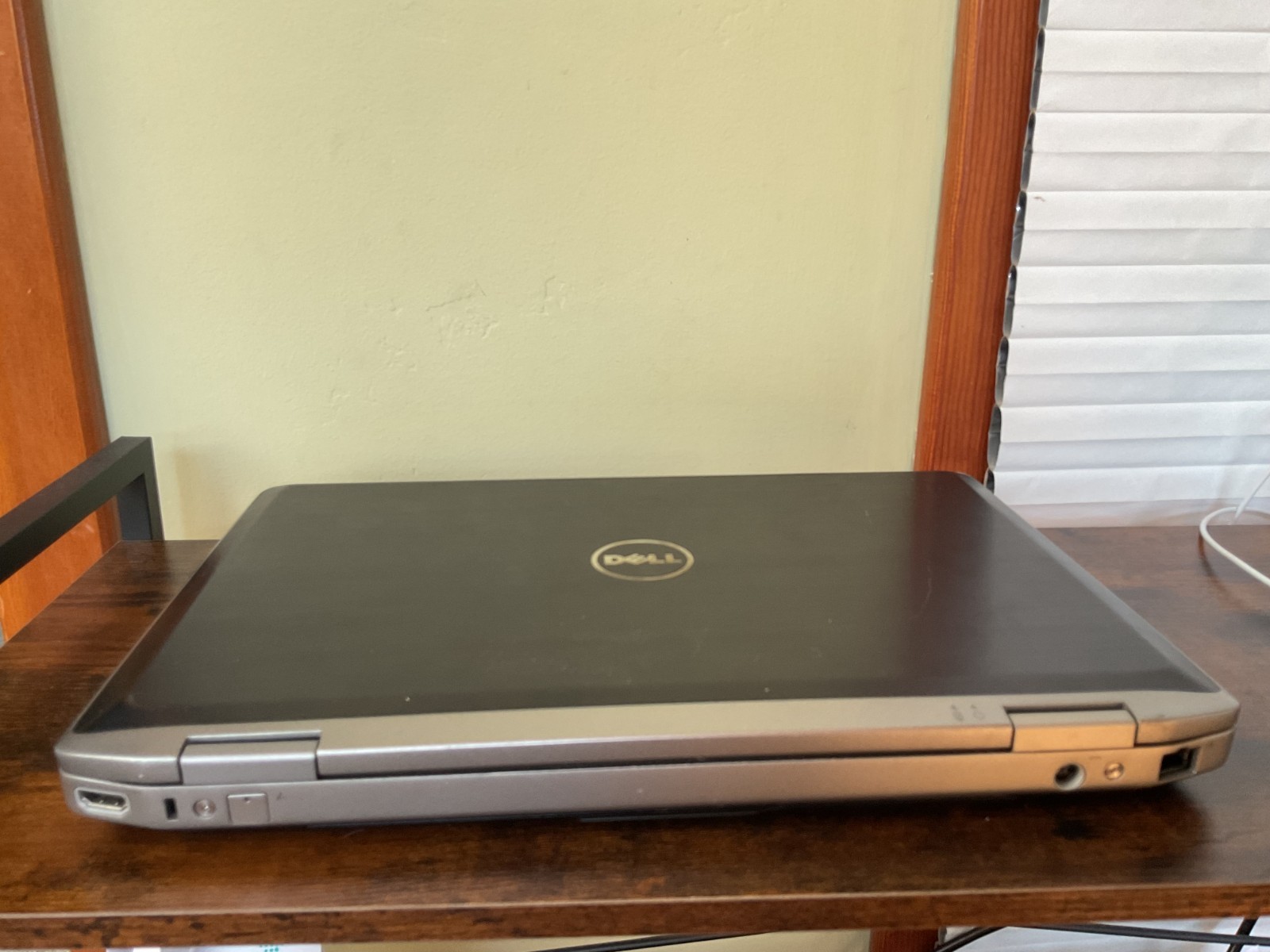 Dell Latitude E6420 laptop Intel Core i5 2.50GHz 4GB RAM For Parts locked