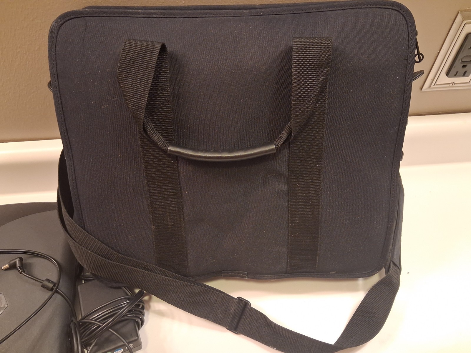 Vintage Gateway Solo 1150 Laptop Windlows ME – Parts or Repair Only