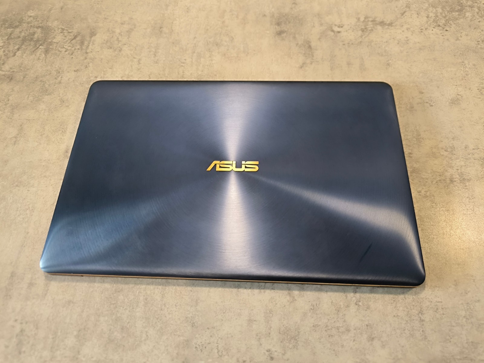 SUS ZenBook UX490UA – Ultra-Slim Premium Ultrabook | i5 | 8GB RAM | 512GB NVMe