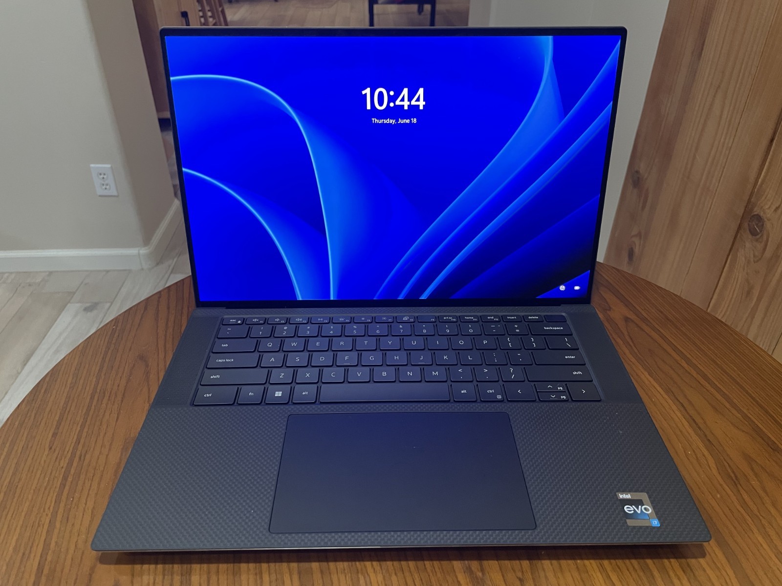Dell XPS 15 9530 3.5K OLED Touch i7-13700H 32GB 1TB SSD RTX 4050 – 98% Battery