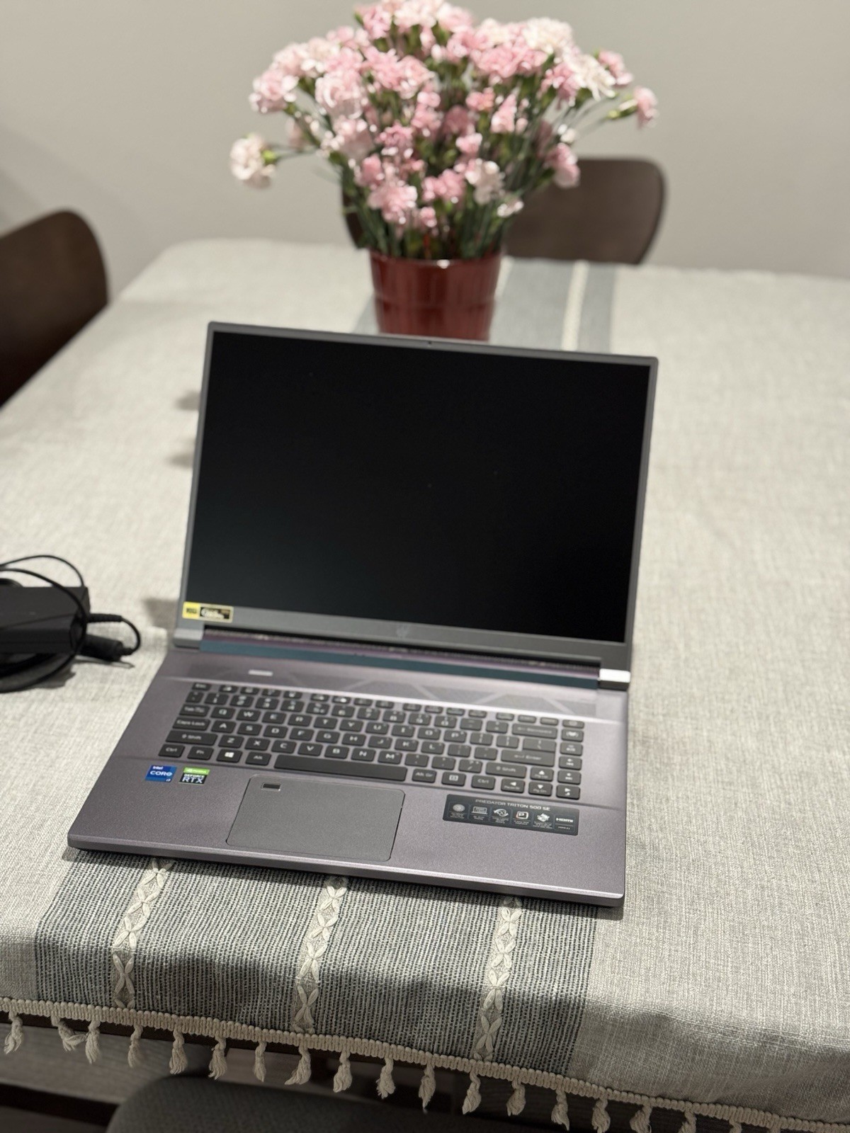 Acer Predator PT516-51s / i7-11800H / RTX 3060 / 16GB RAM / 512GB SSD / 165Hz