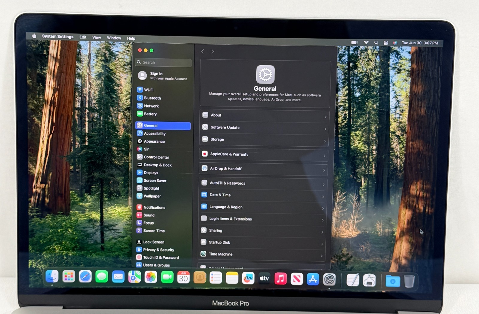 Macbook Pro 2019 A1989| 13inch | intel Quad Core i5 | 8GB RAM |1 TB NVMe |