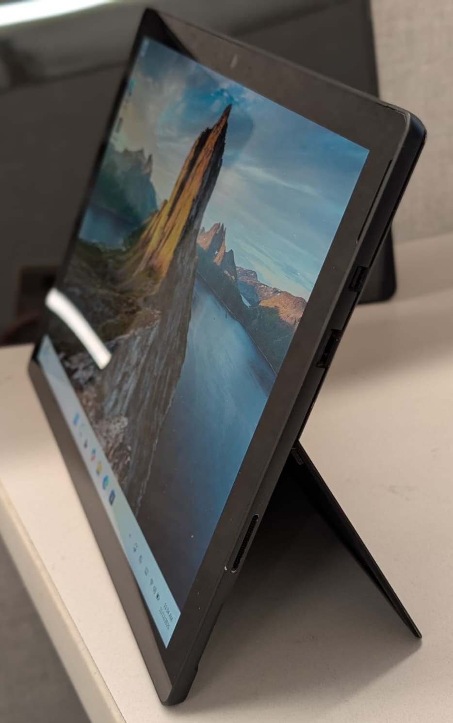 Microsoft Surface Pro 6 Core i7-8650U 1.90GHz 8GB RAM 256GB SSD Windows11 Pro-3