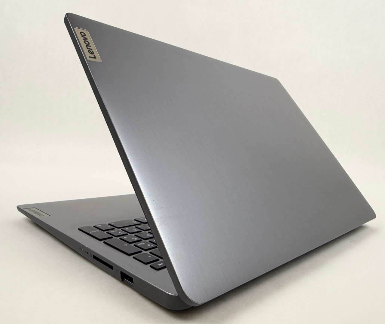 Lenovo 3 15ITL6 15.6″ FHD Touch i5-1135G7 8GB 512GB SSD W11H Laptop – Scratches