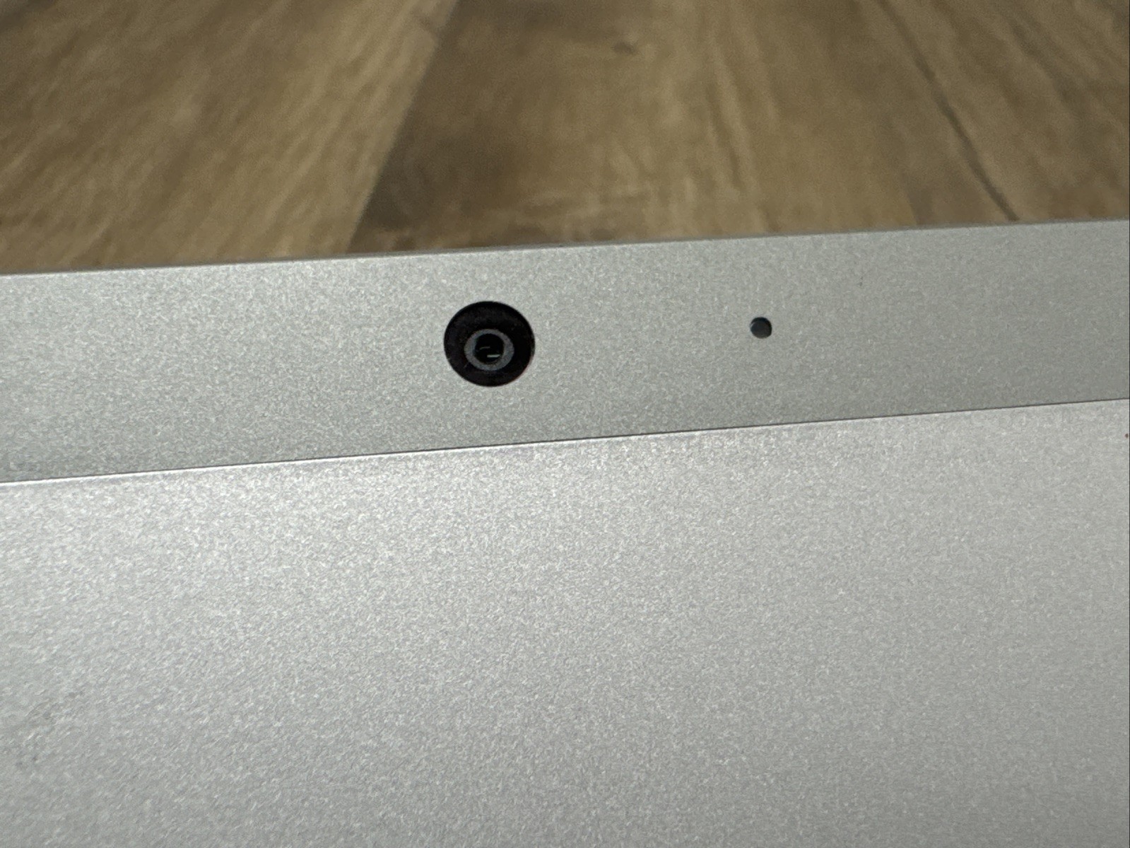 Microsoft Surface Go 2 1901 Intel m3-8100Y 1.10GHz 8GB RAM 128GB SSD Win 11 Pro