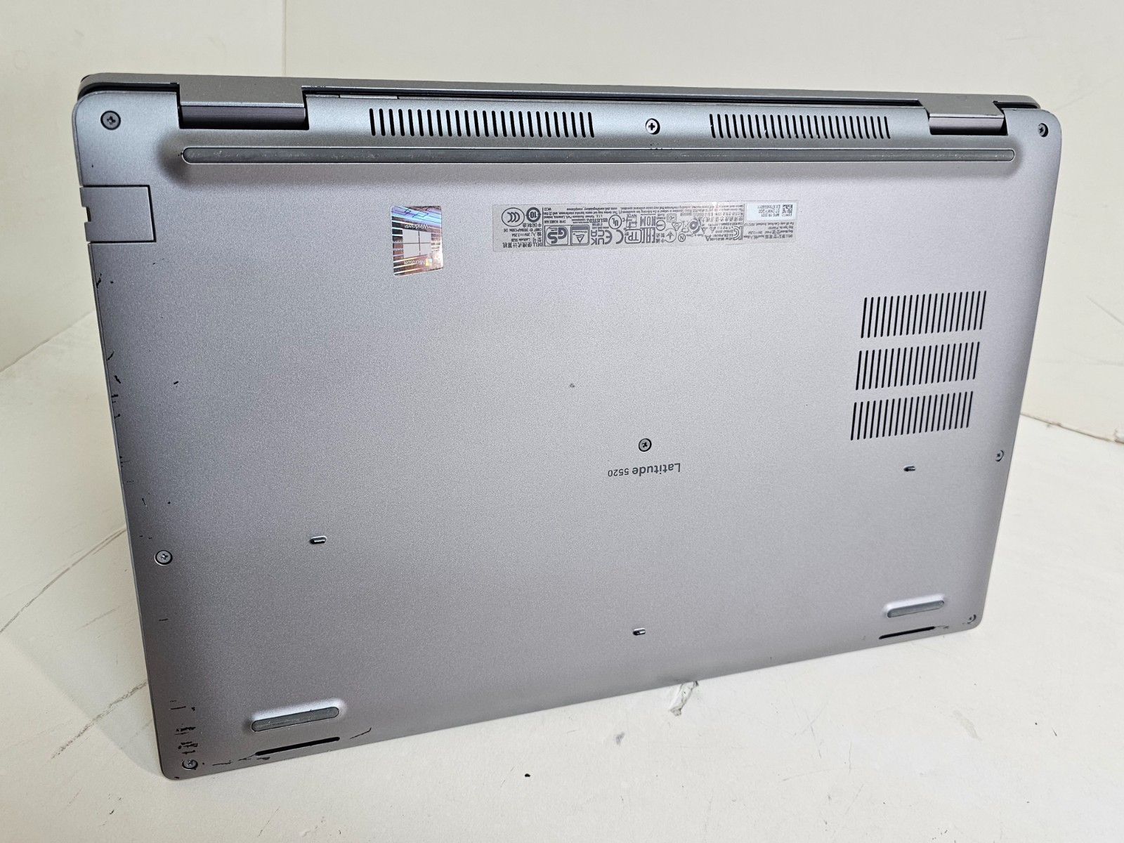 Dell Latitude 5520 Laptop – 2.6 GHz i5-1145G7 16GB 512GB 15.6″ Touchscreen SP30