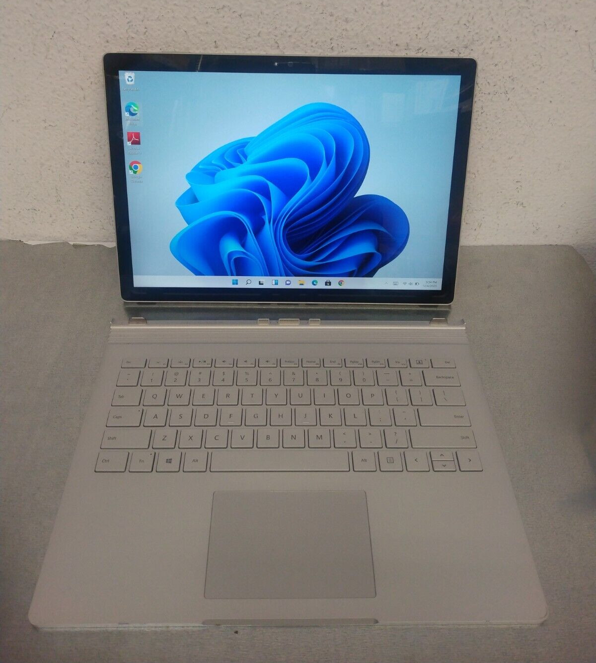 Microsoft 1703 Surface Book TOUCH Intel Core i7-6600U 2.6GHz 8GB 256GB SSD Win11
