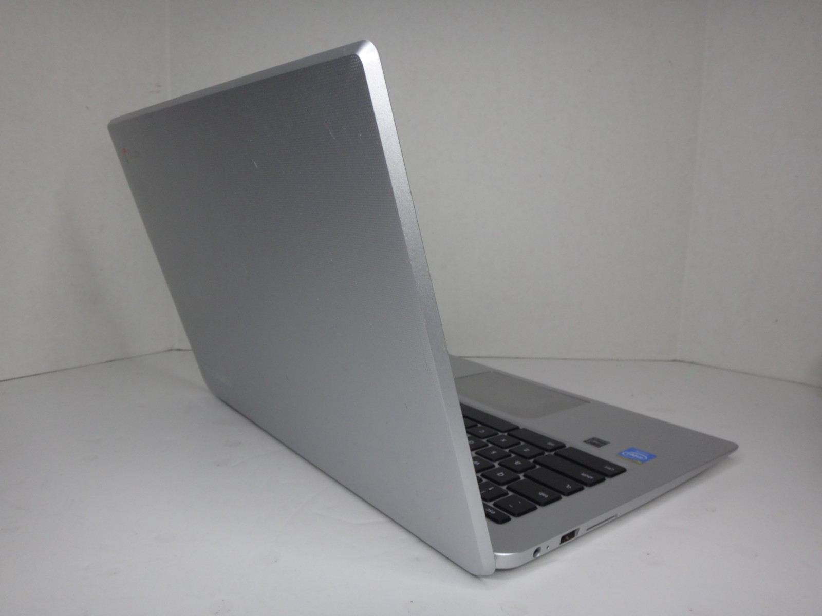 TOSHIBA Chromebook 2 CB30-B3122 PLM02U-00J008 Laptop TESTED / WORKING