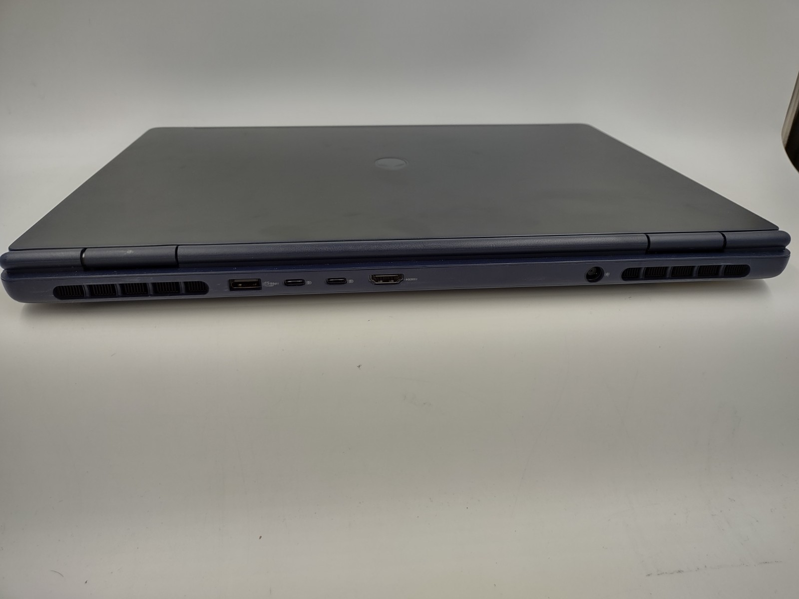 Alienware 16 Aurora – 16″ – Intel Core 7 – 16GB RAM – 1TB SSD – GeForce RTX 5050