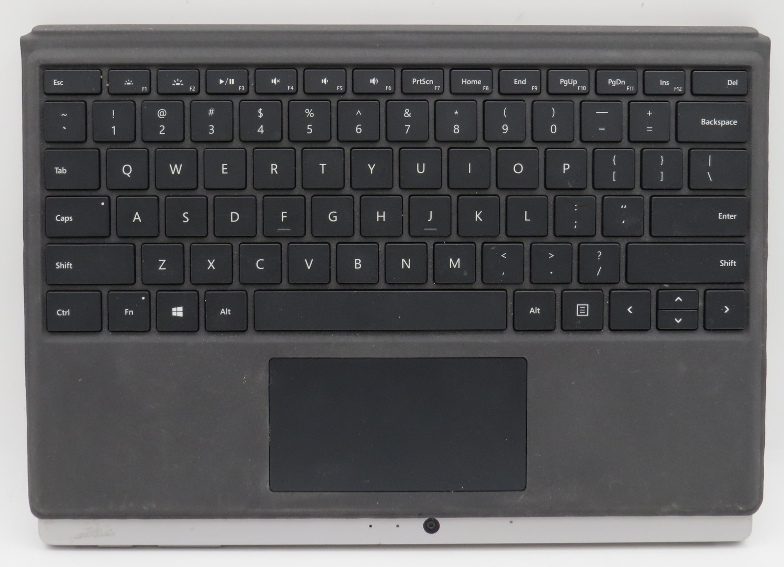 Microsoft Surface Pro 4 | i5-6300U@2.4GHz 8GB RAM 12″ 256GB HD No OS/AC