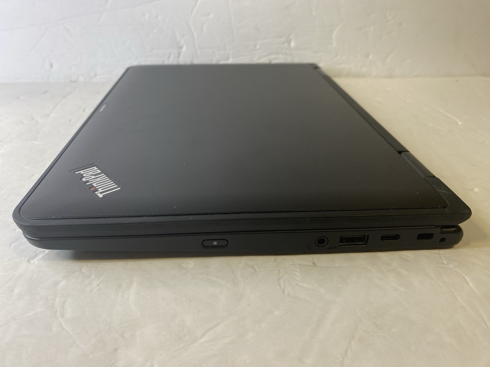 Lenovo ThinkPad Yoga 11e 11.6in 2 in 1 flip TouchScreen Windows 10