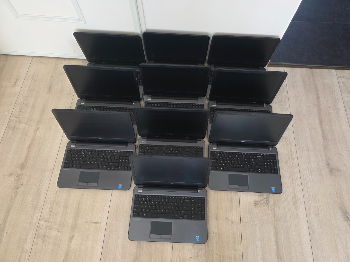DELL INSPIRON 3542 LAPTOP / I5-4200U CPU / 8GB RAM / 120GB SSD / 15.6″ INCH / LOT