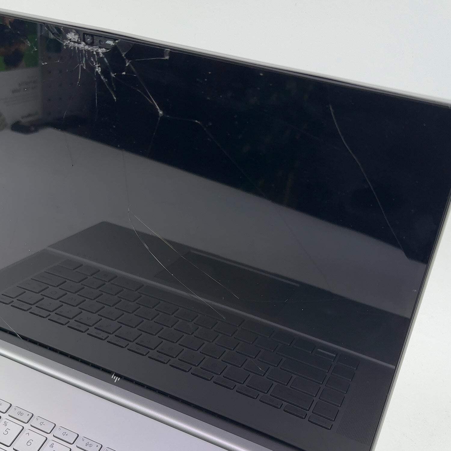 Broken HP Envy 16-H0003NR i7-12700H 2.3GHz 16GB RAM 1TB SSD Intel Arc A370M READ