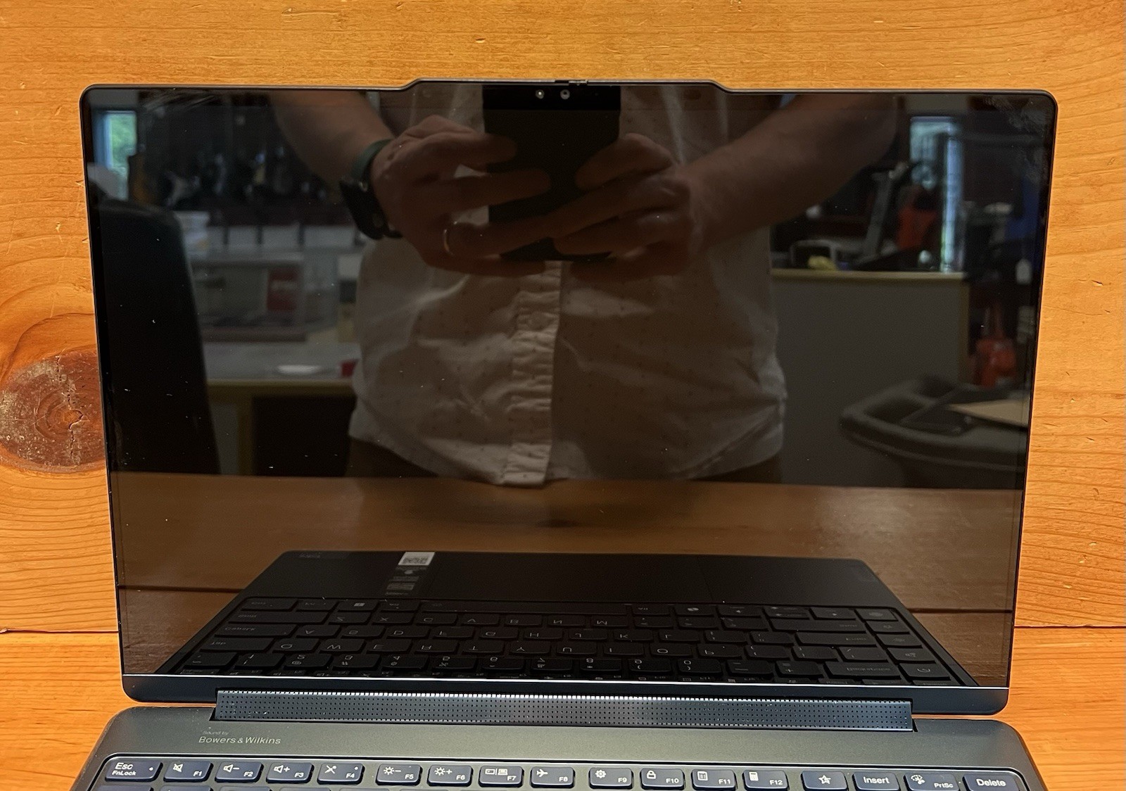 Lenovo Yoga 9 2-in-1 14″ OLED Touch Intel Evo Ultra 7 155H 32GB RAM 1TB SSD