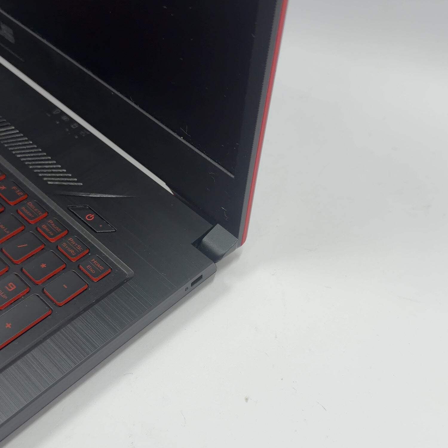 Asus TUF GAMING FX705DY 17.3″ Ryzen 5 3550H 2.1GHz 8GB RAM 512GB SSD AMD RX 560