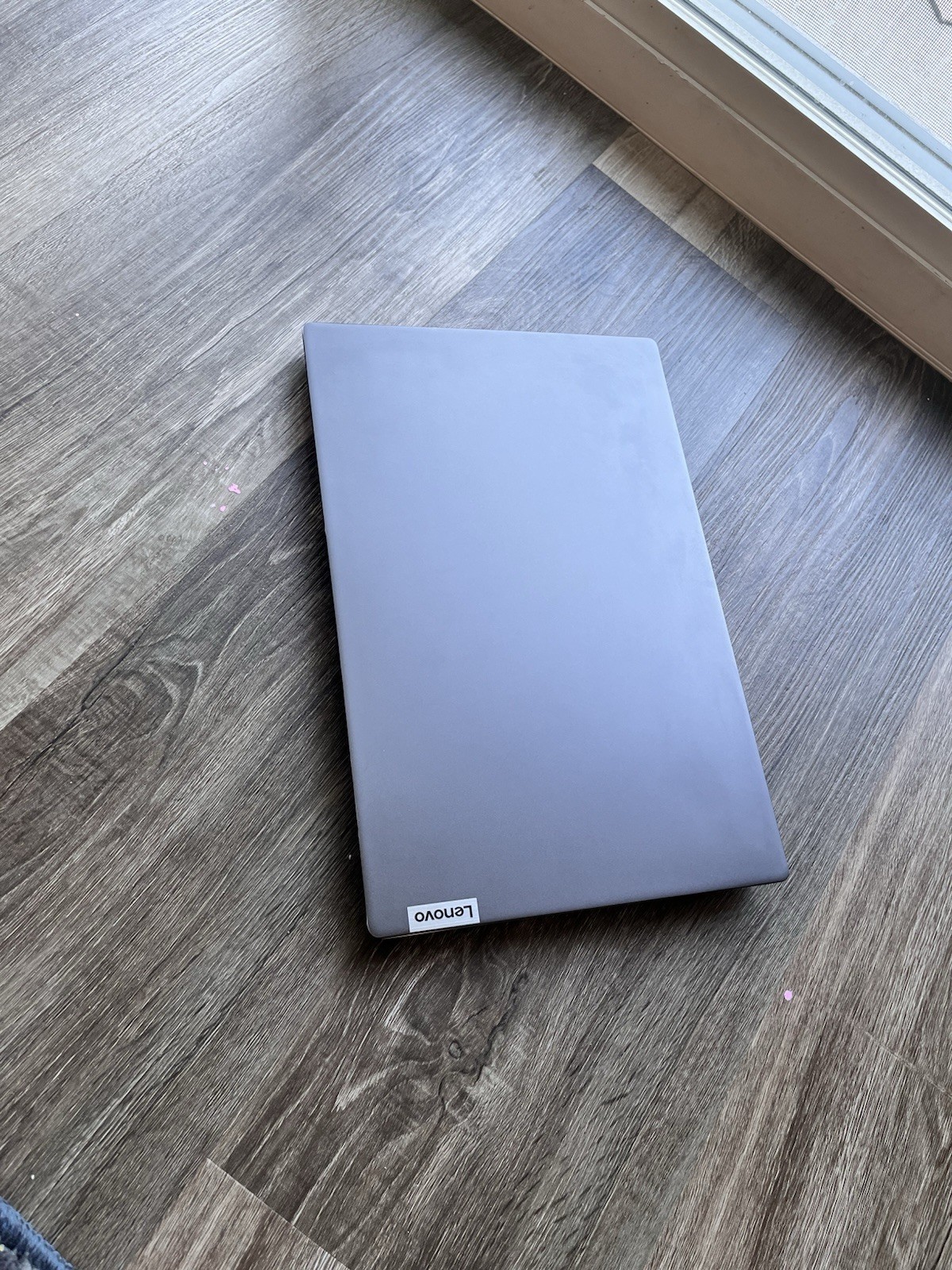 Lenovo IdeaPad 15.6″ FHD Win 11 Ryzen 5 5625U 16GB 512GB SSD Radeon graphic Gray