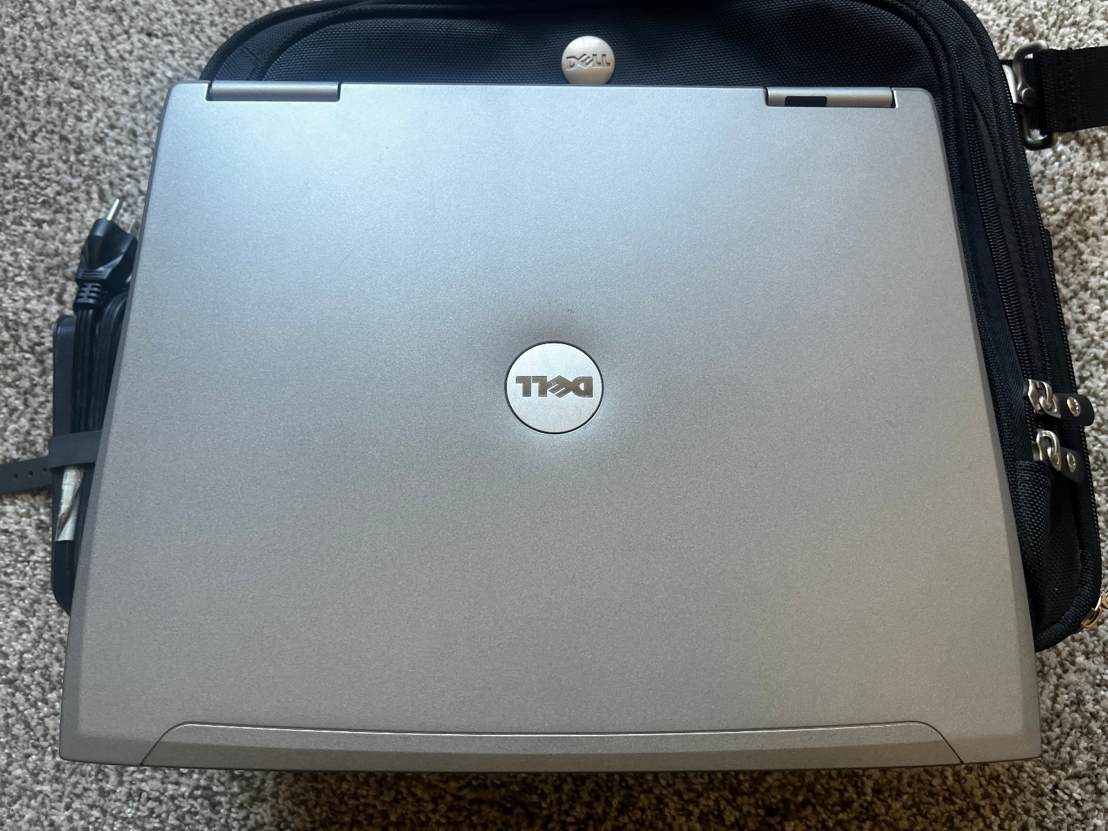 Dell Latitude D610 Retro Windows XP Laptop w/ charger 1GB RAM 1.86Ghz