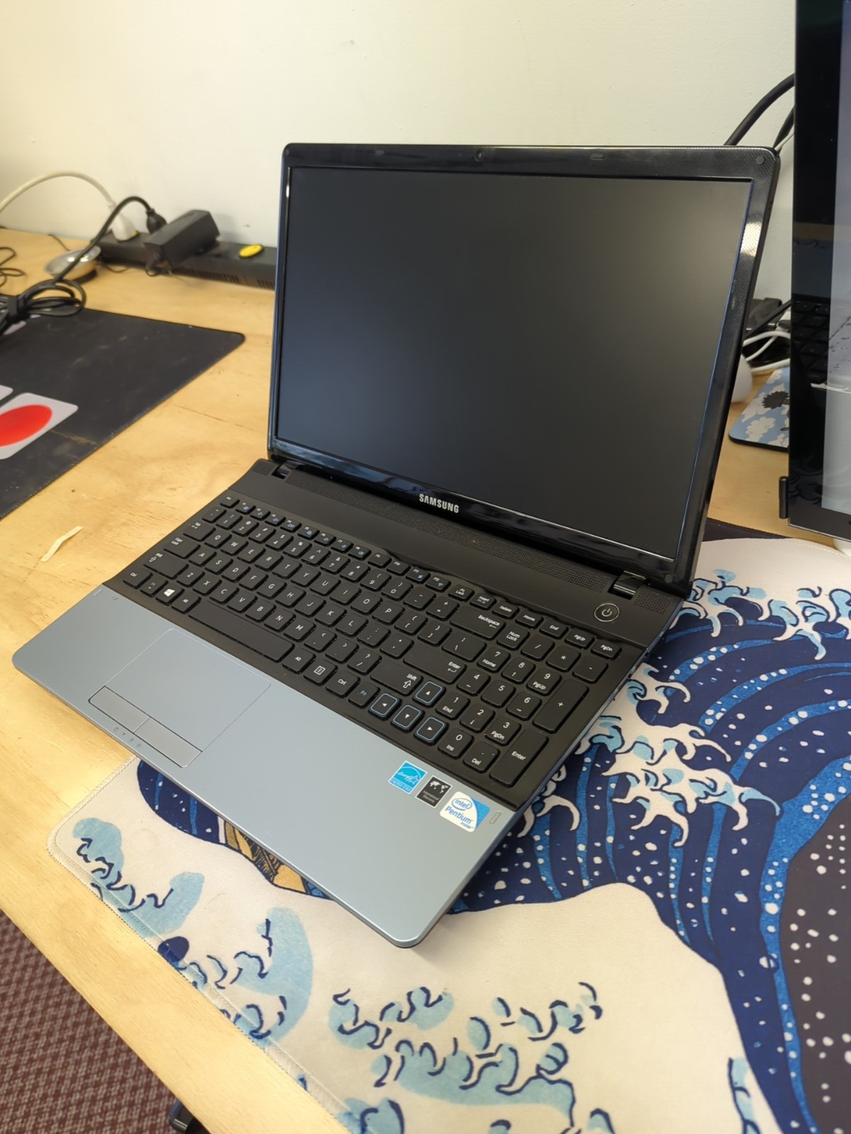 1057 – Samsung NP300E5C – FOR PARTS / AS-IS